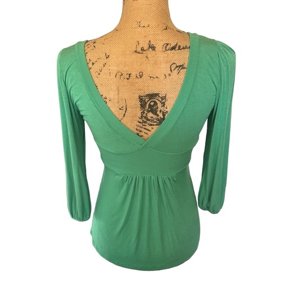 Wet Seal Juniors top. Super soft! V neck back and front. Size Small. - Picture 4 of 5